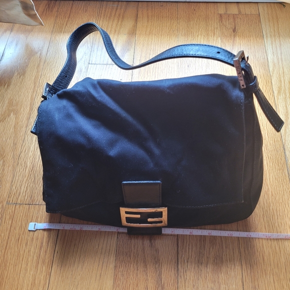 ❌️SOLD❌️ Authentic Vintage Fendi Shoulder Bag - Picture 7 of 16